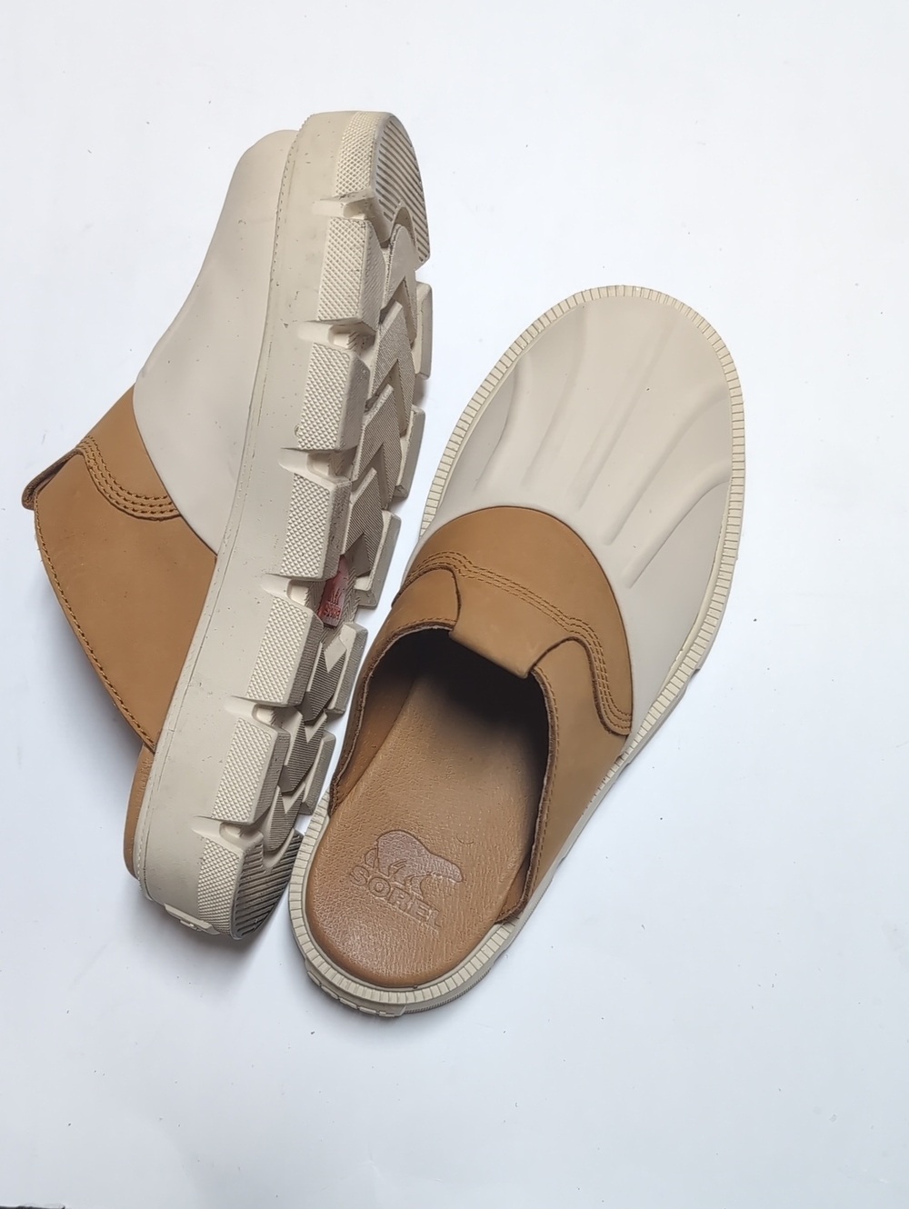 Sorel Women's Two-Tone Tan and Cream Slip-On Clogs - Picture 3 of 5